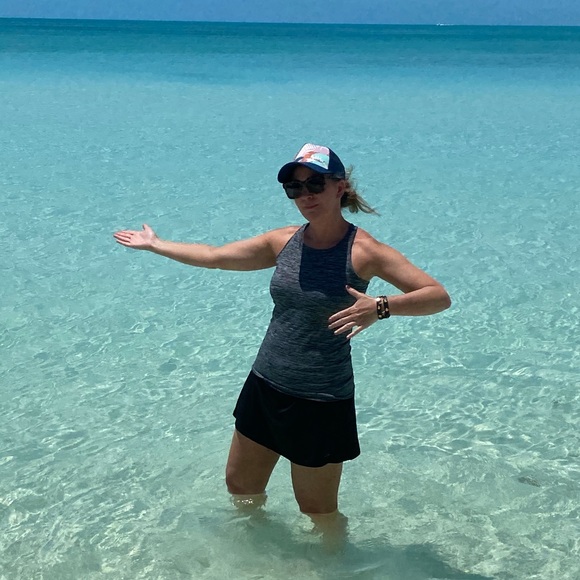 Meet your Posher, Ellen - Picture 1 of 1